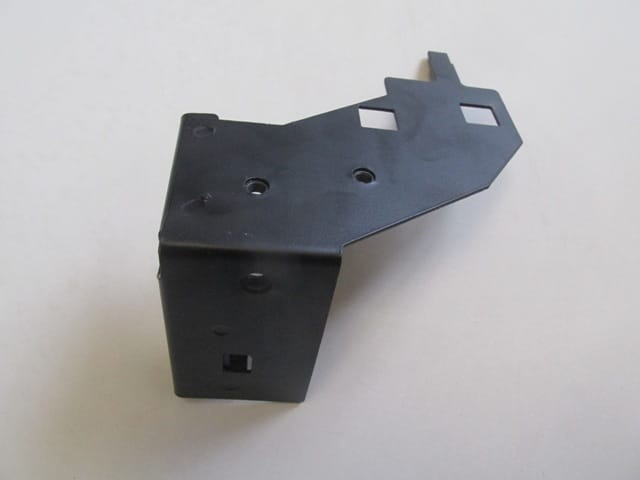 RENAULT CLIO- 4- HB- 16/20; FRONT BUMPER FENDER CONNECTING BRACKET LEFT (STEEL) (EAGLE BODY) — OEM 641815839R